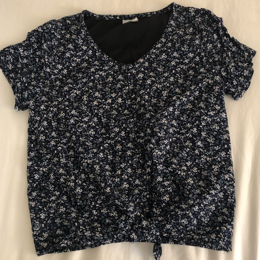 Standard Floral v neck blouse.